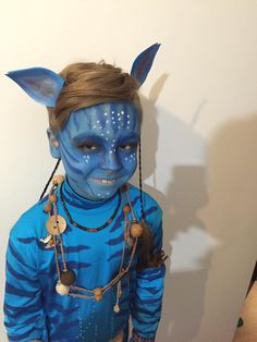 Jake Sully Avatar Ingezonden door Patricia Verachtert Jake Sully Costume, Jake Sully Face Paint, Sully Face Paint, Jake Sully Cosplay, Jake Sully Kids, Avatar Costume Boy, Jake Sully Full Body Avatar, Avatar Costume For Kids, Avatar Face Paint Kids