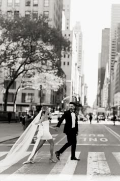NYC Public Library Elopement | Elopement Photo Ideas | Elopement Photoshoot inspiration | NYC Elopement Ideas