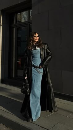 Elegant Street Style Classy, Striking Outfits, Extravagant Outfit, Model Style Outfits, Denim Dress With Leather Jacket, Edgy Long Coat For Winter, Black Aesthetic Outfits, Denim Long Coat Outfit, Dark Fashion Aesthetic