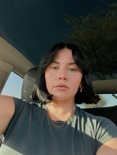 brunette bob with bangs Short Hair And Curtain Bangs, Short Hair Bob Curtain Bangs, Brunette Bob Bangs, Short Dark Brown Hair With Bangs, Curtain Bangs On Short Hair, Brown Bob With Bangs, Dark Brown Bob, Short Hair Curtain Bangs Black Hair, Brown Bob Bangs