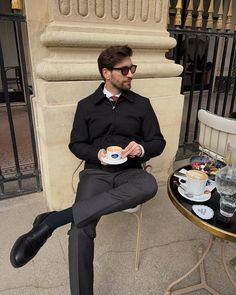 Sartorial Outfit, Shirts Combination With Black Pant, Mens Black Tie Formal, Men Formal Office Outfit, Clean Suits Men, Mens Modest Outfits, Official Outfit For Men, Smart Elegant Outfit For Men, Salesman Outfit Men