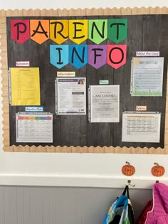 Classroom Parent Information Board, Elementary School Parent Info Display, How To Organize Classroom Info, Parent Communication Ideas For Schools, Parent Boards, Daycare Office Decor, Info Board Ideas Classroom, Teacher Board Ideas Preschool, Preschool Room Themes Classroom Ideas