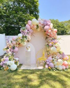 his pastel balloon arch paired with fresh wildflowers creates a soft and dreamy vibe. It’s ideal for an outdoor bridal shower or spring event.  Necessary Materials: Balloons in pastel colors Balloon arch kit Wildflowers and greenery Neutral backdrop frame How to Recreate: Inflate balloons and assemble the arch using the kit. Add wildflowers and greenery between the balloons. Position the arch outdoors for natural lighting. Styling Tips: Guests can wear pastel outfits to blend harmoniously with the soft color palette. Pastel Backdrop Decor, Pastel Backdrops, Pastel Theme Bridal Shower, Pastel Ballon Arch, Simple Outdoor Bridal Shower Ideas, Aesthetic Balloon Arch, Pastel Color Party Ideas, Cute Balloon Arch, Whimsical Balloon Arch