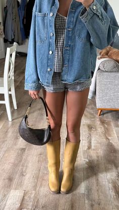 Mr Joy Concert Outfit, Spring Darty Outfits, Hot September Outfits, Mt Joy Concert Outfit Ideas, Denim Outfit Inspo Women, Early Fall Going Out Outfits, Cute Summer Going Out Outfits, Fall Fest Outfit, September Winery Outfit