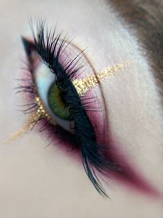 Scar Eye Makeup, Scar Over Eye Makeup, New Years Eyeshadow, Scar On Eye Makeup, Eye Scar Makeup, Sleep Token Concert Makeup Ideas, Arcane Inspired Makeup, Winter Solstice Makeup, Scar Makeup Look