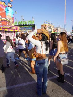 htx, rodeo, rodeo outfit, black girl rodeo Texas Fair Outfit Ideas, Cowgirl Club Outfit, Cute Trail Ride Outfits, Rodeo Carnival Outfits, Houston Rodeo Outfits, Texas Rodeo Outfit, Freaknik Rodeo Outfit, Family Rodeo Outfits, Custom Rodeo Outfit