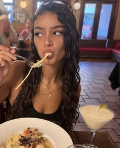 Dinner Pics Aesthetic, Alexis Carrington Aesthetic, Dinner Picture Ideas, Alexis Carrington Instagram, Lex Carrington, Lexi Carrington Aesthetic, Lex Carrington Instagram, Lexi Hildago Makeup, Alex Carrington