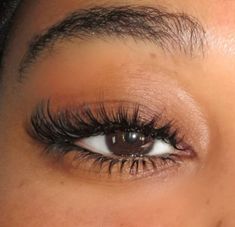 Natural Fake Eyelashes, Lashes Tutorial, Lashes Fake Eyelashes, Perfect Eyelashes, Pretty Lashes, Make Up Looks, Makeup For Black Skin, Brown Skin Makeup, Lashes Beauty