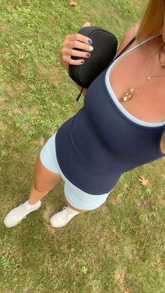 Set and tank top from Garage Workout Outfits Tank Top, Tank Top Workout Outfit, Tank Top Gym Outfits, Sporty Tank Top Outfits, Cute Athletic Wear, Gym Outfit Comfy, Layered Gym Outfit, Lululemon Outfits Summer, Yoga Fits Aesthetic