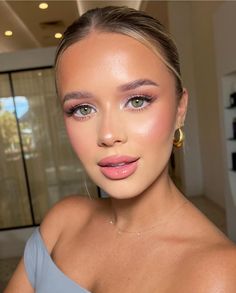 Bright Makeup Looks Natural, Soft Pink Glowy Makeup, Rosey Makeup Looks, Bridal Makeup Eyeshadow, Pink Soft Glam Eye Makeup, Pink Simple Makeup, Makeup Looks Pink Lips, Natural Pink Wedding Makeup, Bridesmaid Makeup Glowy