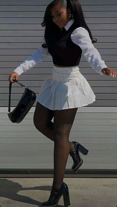 Cute Outfit Ideas Streetwear, Tshirt With Dress Outfit, Formal Black And White Outfits For Women, Skirt Outfits For Birthday, Formal Looks For Women Classy, Fall Dance Outfits, Outfit Ideas New Year, Outing Outfits For Women, Casual Fashion Women