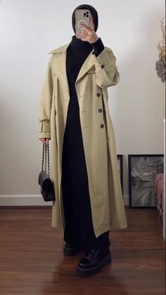 Khaki Colour Coat, Trench Womens, Hijab With Trench Coat, Coat Hijab, Long Coat Modest Outfits, Autumn Abaya Outfits, Coat Modest, Modest Trench Coat Outfit, Abaya Fits Winter