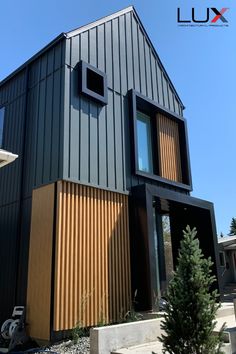 Metal woodgrain residential siding