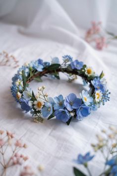 53+ Flower Crowns That Turn Basic Brides Into Absolute Showstoppers