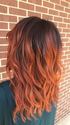 Copper Hair Dark Roots Balayage, Copper Hair With Dark Root, Shadow Root Ginger Hair, Copper Red Hair With Dark Roots, Dark Roots With Copper Hair, Dark To Copper Hair, Red Fade Hair, Copper Balayage Dark Roots, Dark Roots Copper Hair Balayage