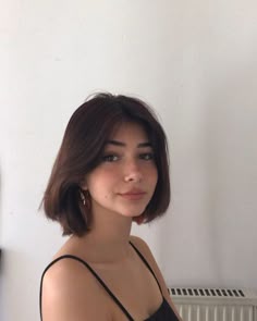 Short Brown Hair, Shoulder Hair, Haircuts Straight Hair, Short Hair With Bangs, Short Hair Haircuts, Hair Inspiration Color, Cut My Hair, Grunge Hair, Hair Inspo Color
