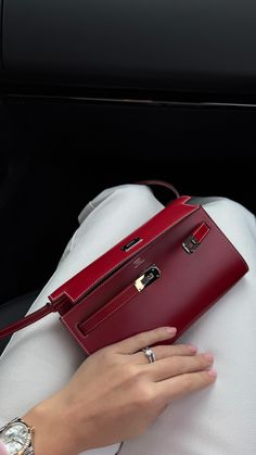 Aude | describe a better feeling 🥹❤️‍🔥🥰🌶️ #hermes #hermeskelly #hermesunboxing #kellytogo #hermesbox #shoppingaddict #luxuryunboxing... | Instagram Hermes New Bag, Designer Bags Collection, Red Hermes, Hermes Women, Elegant Shoulder Bag, Handbag Closet, Outfit With Purse, Red Designer Bag, Wallet Luxury