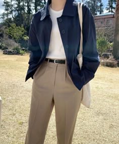 Soft Academia Aesthetic Outfits Male, Spring Academia Outfits Men, Soft Academia Men, Soft Academia Outfit Men, Light Academia Casual Men, Soft Masc Formal Outfits, Light Academia Outfit Masculine, Blue And Khaki Outfit Men, Light Academia Guy Outfits