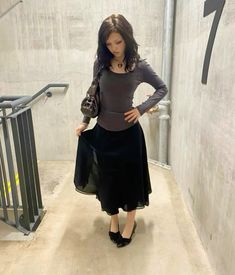 Long Skirt With Tights Outfit, All Black Long Skirt Outfit, Long Black Skirt Outfit Aesthetic, Black Long Skirt Outfit Aesthetic, Dark Modest Outfits, Modest Black Skirt Outfit, Modest Goth Outfit, Goth Modest Outfits, Long Black Skirt Alternative Outfit