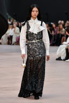 Chanel Fall 2025 Ready-to-Wear Runway, Fashion Show & Collection Review [PHOTOS] Chloe 2024, Chloe Fw 2024, Chloe Fashion Show 2024, Chloe Runway 2024, Chloe Paris Fashion Week 2025, Lace 2024 Trend, Chloe 2025 Runway, Chanel Fall 2024 Couture, Chloe Fall 2024 Runway