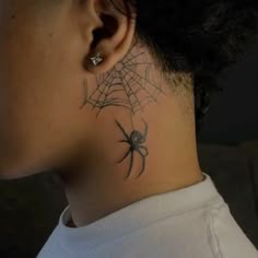 Spinnennetz Tattoo, Nacken Tattoo Mann, Tatuagem De Aranha, Hard Tattoos, Small Neck Tattoos, Spiderman Tattoo, Half Sleeve Tattoos Forearm, Arm Tattoos For Guys Forearm, Side Neck Tattoo