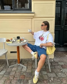 Lara | Everything colourful 💗💗 | Instagram Styling Yellow Sneakers, Yellow Sneakers For Spring Streetwear, Yellow Purse Outfit, Yellow Adidas Shoes Outfit, Yellow Sneakers Aesthetic, Yellow Fit Aesthetic, Yellow Sambas Outfits, Yellow Adidas Samba Outfit, Butter Yellow Tshirt Outfit