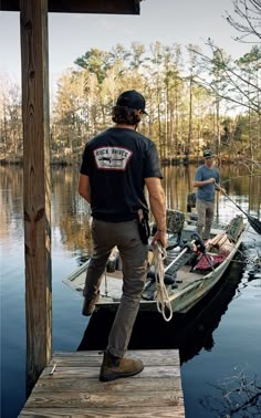 Rustic Hunting Knife Style, Men Outdoor Clothing, Country Man Clothes, Outdoors Style Men, Outdoor Man Outfit, Country Men Style, Outdoor Mens Style, Men’s Fashion Country, Buck Knives Design Style