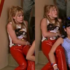 Lizzie Mcguire Sneakers, Lizzy Maguire Costume, The Lizzie Mcguire Movie Outfits, Lizzie Mcguire Outfits Y2k, Lizzie Mcguire Movie Green Outfit, Lizzie Mcguire Pants, Lizzy Mcguire Iconic Outfits, Lizzie Mcguire Orange Shoes, Lizzie Mcguire Flower Pants