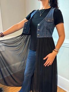 Diy Denim Skirt, Ropa Upcycling, Robe Design, Clothing Upcycle, Sewing Projects Clothes, Denim Ideas, Diy Clothes Life Hacks, Modèles De Vêtements Africains, Denim Diy
