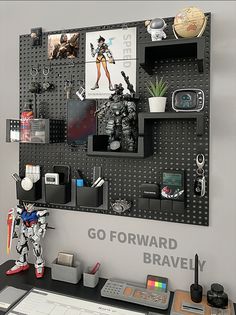 The pegboard can make full use of wall space at your kitchen/studio/workbench/craft room/office for home or desk accessories organizer.