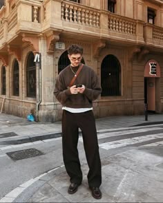 Fall Men Outfits Aesthetic, Mens Europe Fall Outfits, Men Fall Outfits Aesthetic, European Outfits Men Fall, Fall Europe Outfits Men, Italy Outfits Men Fall, Brown Slacks Men Outfits, Brown Outfit Aesthetic Men, Mens Brown Outfit Aesthetic