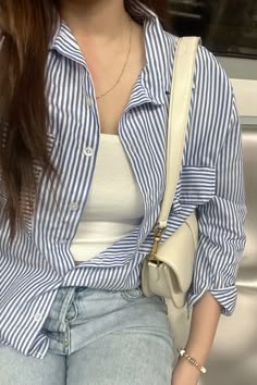 Fitted Striped Shirt Outfit, White Inner Outfit, Blue Check Shirt Outfit Women, Striped T Shirt Outfit Aesthetic, Striped Shirt Outfit Aesthetic, Blue Striped Polo Outfit, Blue Stripes Polo Outfit Women, Polo Ootd Women, Aesthetic Striped Shirt