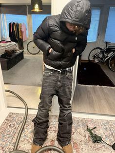 Flared Jeans Long, Arena Outfit, Thug Fits, Fashion Inspo Men, Drip Style, Swag Fashion, Vamp Outfit, Drip Clothing, Fit Pic