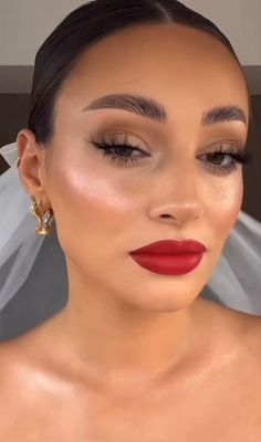 Nude Makeup With Red Lipstick, Eyeshadow Look For Red Dress, White Dress With Red Lipstick, Red Lips Red Dress, Make Up With Red Dresses, Natural Makeup With Red Lip, Red Lip Makeup Look Natural, Bride Red Lips, Make Up For Red Drees