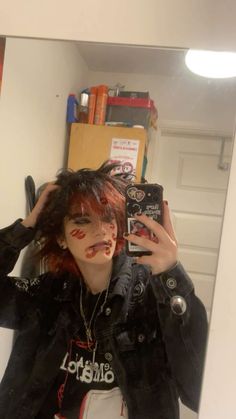 #trans #emoboy #mlm Trans Masc Hairstyles, Punk Transmasc, Trans Male Haircut 360, Masc Alt Haircuts, Alt Mullet, Ftm Haircut, Trans Masc Mullet, Masc Alt Makeup, Trans Hairstyles Ftm