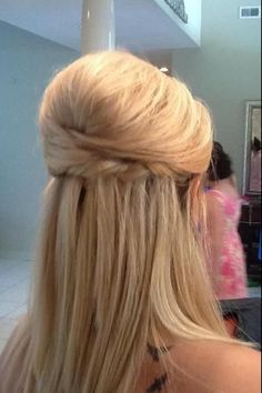Poof Hair Hairstyles, Poof Ball Hair, Voluminous Half Ponytail, Teased Hairstyles For Long Hair, Top Bump Hair Hairstyles, Half Up Half Down Party Pony, Half Up Party Pony, Half Up Beehive Hair, Teased Crown Hairstyles