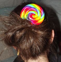 Awesome hair style with a lollipop!! Lollipop Hairstyles, Lolly Hair, Lollipop Hair, Lollipop With Hair On It, Lollipop Guild Hair, Candy In Hair, Lollipop Head, Lollipop Accessories, Cute Lollipop Accessory