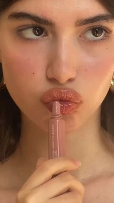 Rhode Lip Shape, Rhode Makeup, Rhode Lip Tint Swatches, Rhode Lip Tint Shades, Rhode Lip Tint Colors, Rhode Aesthetic, Rhode Lip Gloss Colors, Rhode Makeup Aesthetic, Rhode Beauty