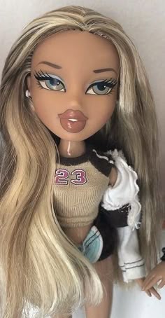 Bratz Blonde Aesthetic, Bratz Doll With Blonde Highlights, Blonde Hair Bratz, Dirty Blonde Bratz Doll, Bratz Doll Blonde Hair Brown Eyes, Blond Bratz, Blonde Bratz Dolls Aesthetic, Bratz With Blonde Hair, Blonde Bratz Doll Profile Pic