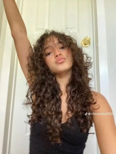 Curly Hair W Layers, Long Curly Haircut Inspo, 2c Curly Hair Layers, Curly Hair Inspo Cut, 3a Curly Hair Haircuts, 3a Curtain Bangs, 2b Curly Hair Haircuts Long, 2c Curly Hair Bangs, 2c Curly Hair Curtain Bangs
