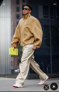 Devin Booker Clothing, Devin Booker Outfit Inspo, Basketball Shoes Outfit Style Men, Nba Outfits, Nba Style, Dbook Fits, Booker Outfits, Nba Fits, Nba Outfits Men