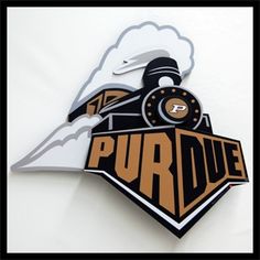 there is a sign that says pur due on the side of a train engine