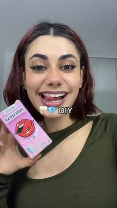 Diy Tooth Gem, Tooth Gem Braces, Glitter Teeth, Jewelry On Teeth, Bejeweled Teeth, Basic Tooth Gem Ideas, Simple Teeth Gems Ideas, Tooth Gems At Home, Cute Tooth Gems