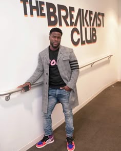 Kevin Hart Outfits Style, Kevin Hart Style, Kevin Hart Style Fashion, Kevin Hart Dress Style, Kevin Hart Fashion, Kevin Hart Outfits, Kevin Hart Wardrobe, Kevin Hart Adidas, Kevin Hart Sneakers