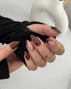 Unghie Marroni, Idee Unghie Gel Semplici, Brown Nails Design, November Nails, Casual Nails, Brown Nails, Classy Nails, Elegant Nails, Chic Nails