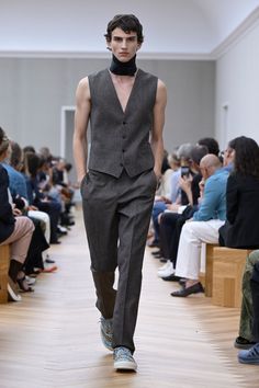 Sleeveless Tux, Men's Evening Wear Vest, Suit With Tank Top Men, Menswear Vest Outfits, Mens Tailored Vest, Menswear Vest, Vest And Slacks Men Outfit, Tank Top Suit Men, Sleeveless Tuxedo