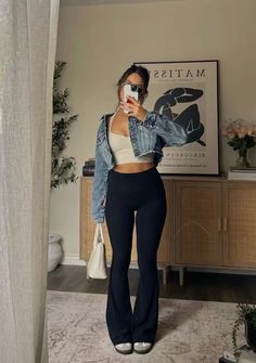 Bell Leggings Outfit, Black Flared Leggings Outfit Summer, Casual Flare Leggings Outfit, Flare Leggings Outfit Spring, Flared Leggings Outfit Spring, Flared Leggings With Heels, Flare Leggings Going Out Outfit, Split Flare Leggings Outfit, Flared Leggings Outfit Summer