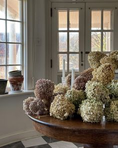 I cut down the last of my drying hydrangeas from the ceiling and window. The Round Room looks so bare! And ready for what’s next! I have a plan for all the hydrangeas… 🤞🤞 it works! Swipe to see who else loves this room as much as I do! 🐶 #fridaysareforphotos #oldhouselove #oldhousecharm #housebeautiful #homeandgarden Dry Hydrangeas Decor, Dried Hydrangea Arrangement, Dried Hydrangeas Decor Ideas, Dry Hydrangeas, Dried Hydrangeas Wedding, Dried Hydrangeas In Vase, Hydrangeas In A Basket, Dried Hydrangeas Centerpiece, Dried Hydrangeas Fall Decor
