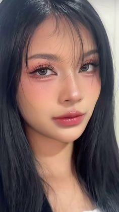 Chinese Makeup On Brown Skin, Pink Douyin Makeup Brown Skin, Makeup Korean, Soft Smokey Eye Makeup Asian, Asian Prom Makeup, Makeup Asiatico, Asian Eye Makeup Tan Skin, Makeup For Debut, Asian Blush Makeup