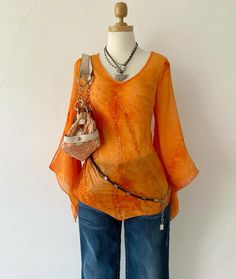 Orange Chiffon Shirt, Outfits With Statement Pieces, Orange Top Outfits, Different Shirt Styles, Flowy Summer Top, Y2k Funky Outfits, Burnt Orange Outfit Ideas, Flare Sleeves, Y2k Patchwork Tops For Fall